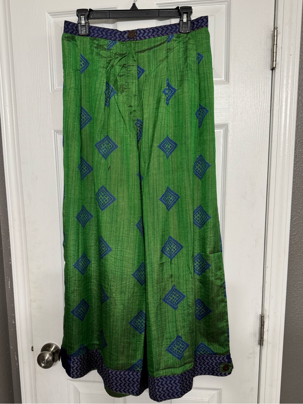 Green Wide-Leg Printed Women's Pants with Blue Accents L/XL